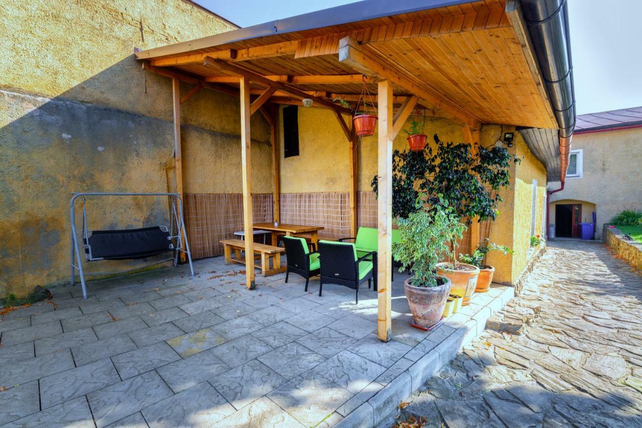Apartment Anna Kezmarok Bagian luar foto