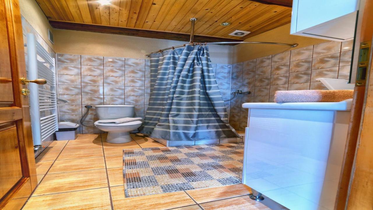 Apartment Anna Kezmarok Bagian luar foto